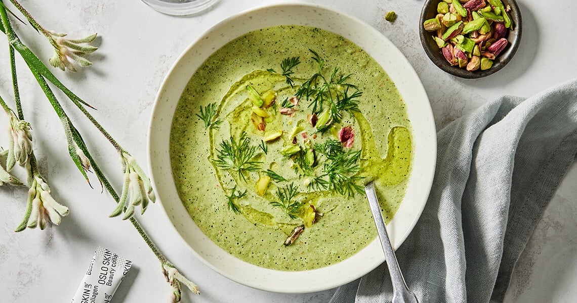 Zuppa fredda di cetrioli e pistacchi